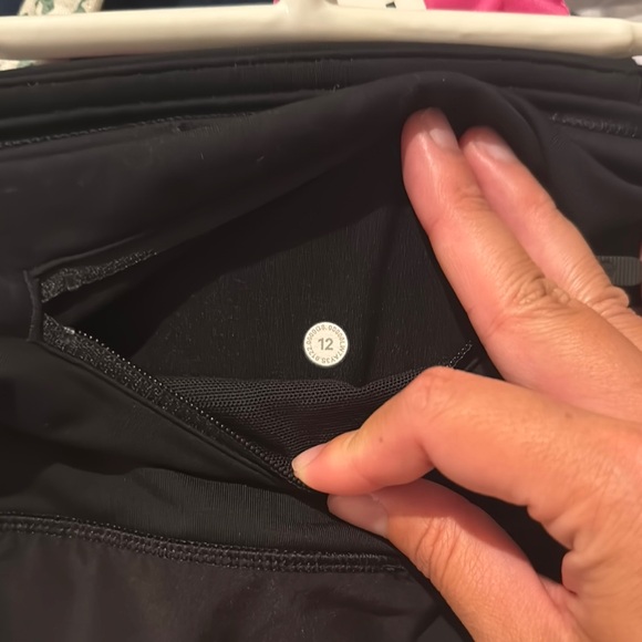 black lululemon shorts - Picture 3 of 4